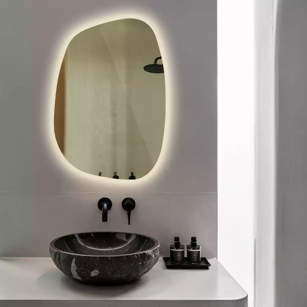 Folt alakú modernista tükör világítással