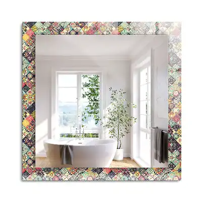 Négyszögletes díszes tükör színes patchwork mintákkal
