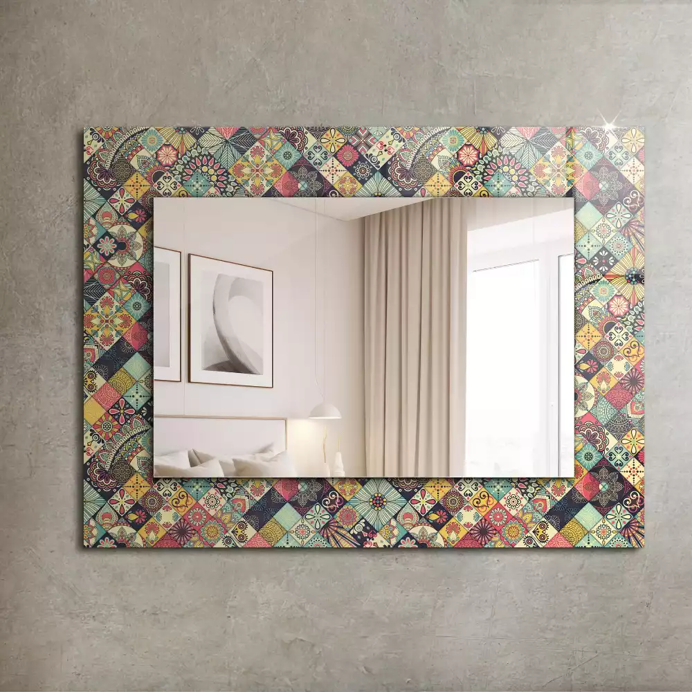 Négyszögletes díszes tükör színes patchwork mintákkal