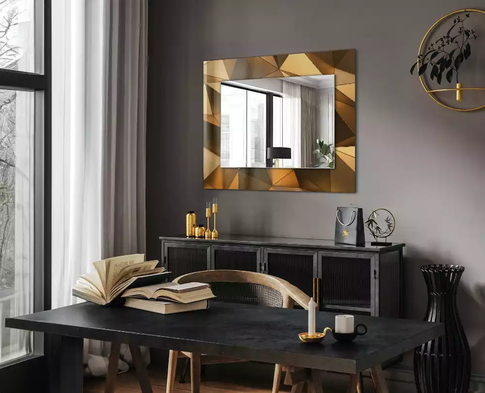 Négyszögletes díszes tükör arany színű geometriai mintákkal
