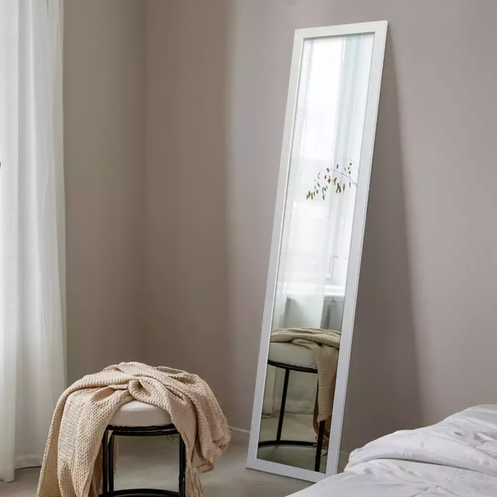 Minimalista stílusú magas álló tükör