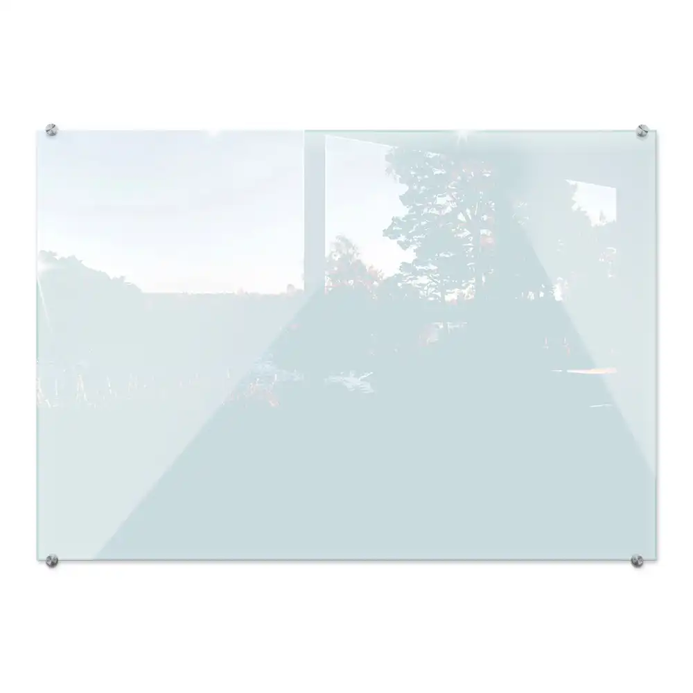 Átlátszó konyhai fali panel