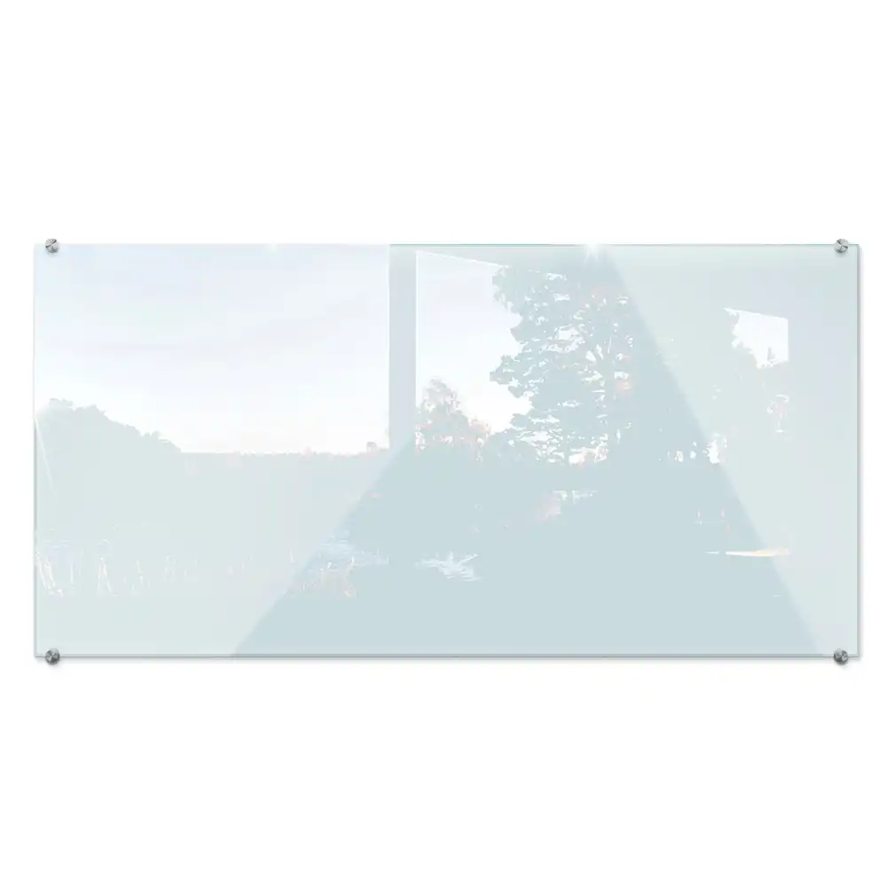 Átlátszó konyhai fali panel
