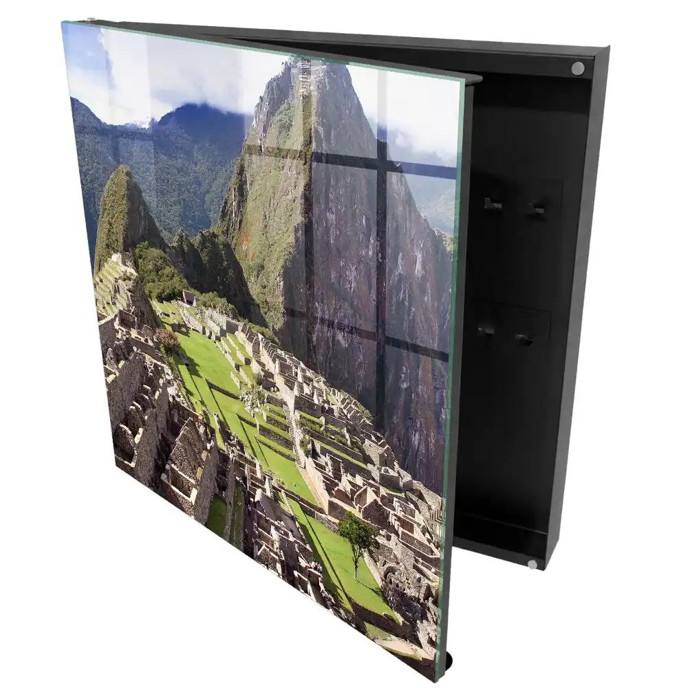 Kulcsszekrény fenséges hegyek és kőépületek mintával