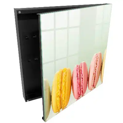Kulcstartó szekrény színes macaron mintával pasztell háttéren