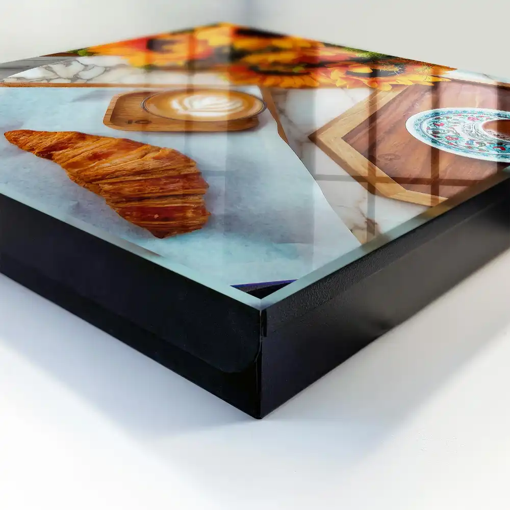 Fali kulcstartó szekrény narancssárga napraforgós, kávés és croissant-os mintával