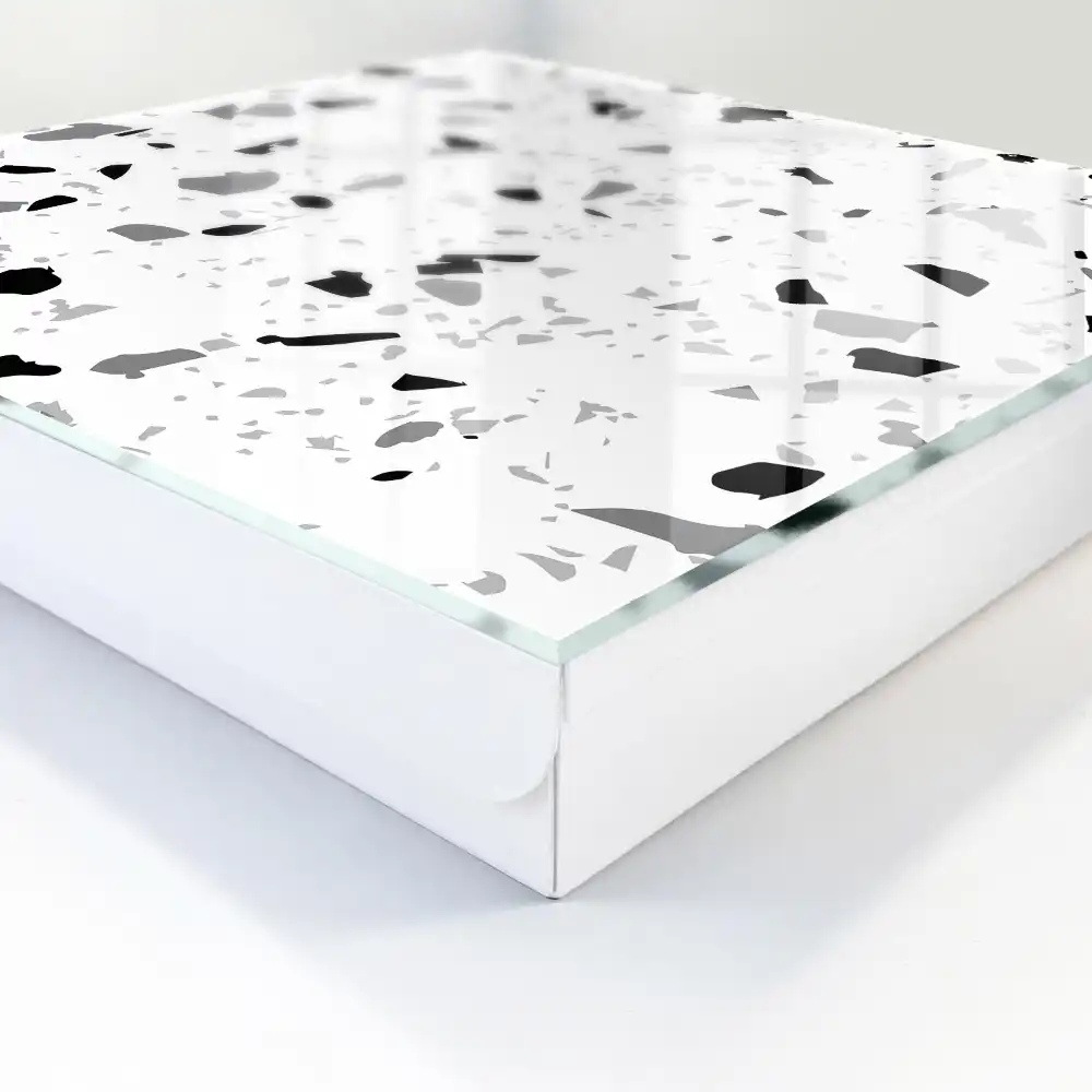 Modern terrazzo mintás monokróm kulcstartó szekrény