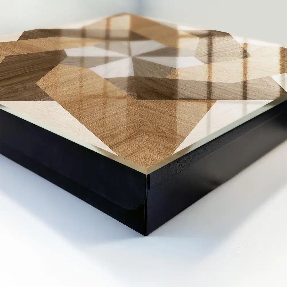 Geometrikus formájú falikonzol kulcstartó szekrény meleg barna árnyalatú fából