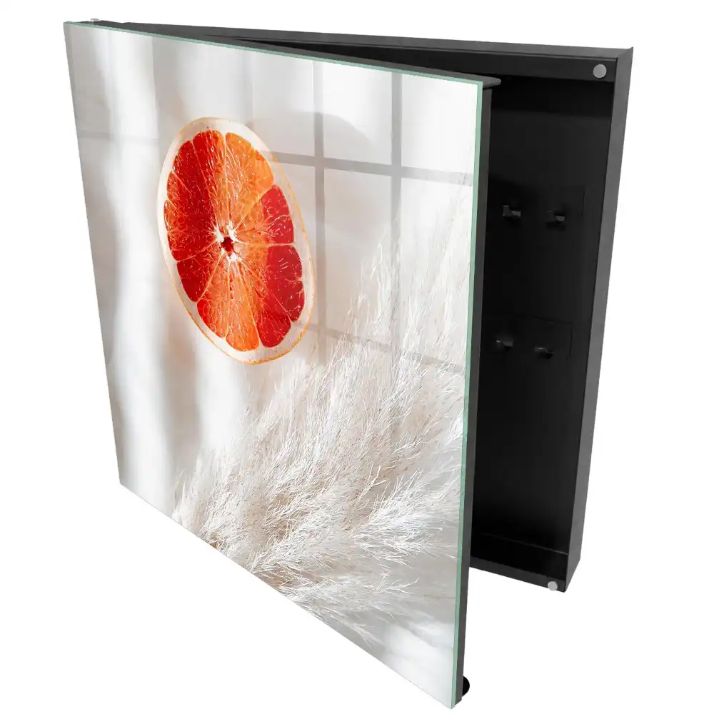 Fali kulcstartó szekrény grapefruit színben, krémszínű szerkezettel