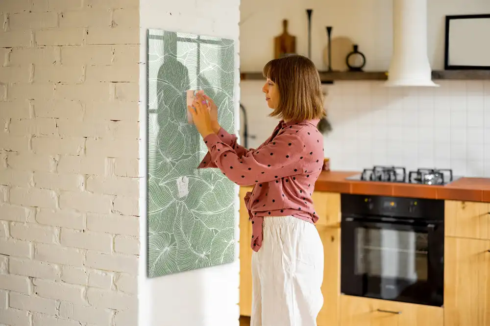 Mágneses tábla filctollal, nagy leveles mintával