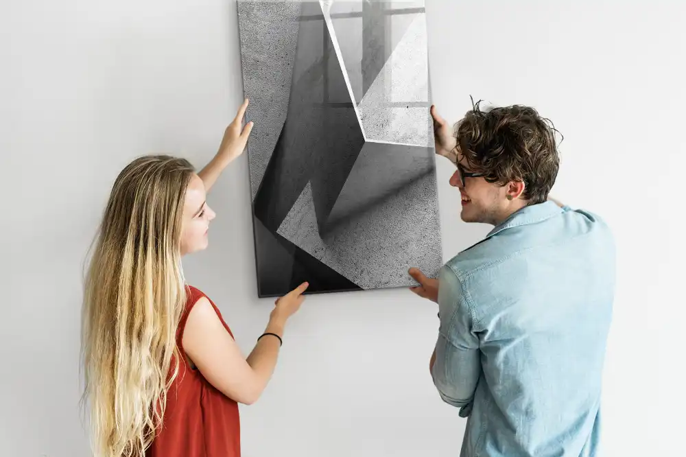 Mágneses tábla modern geometriai mintával és filctollal