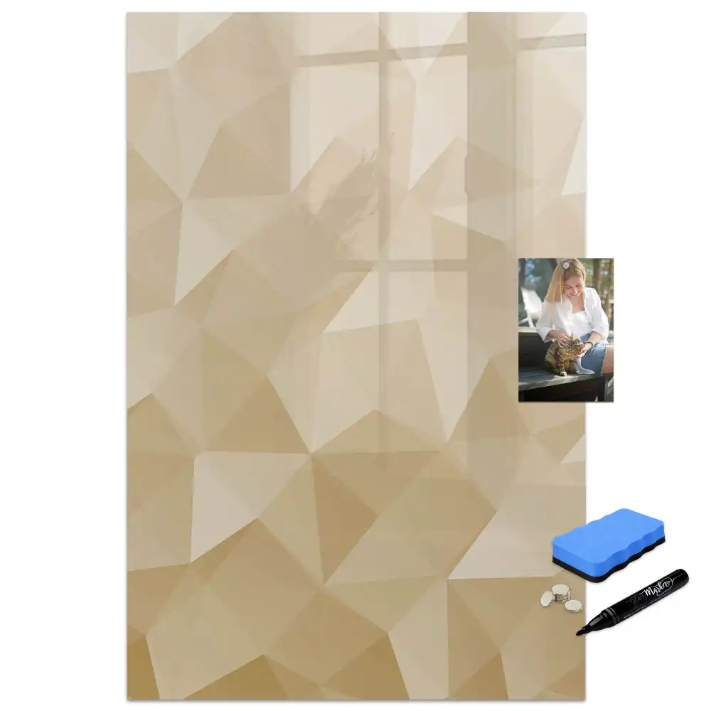 Írható mágnestábla geometrikus piramis mintával
