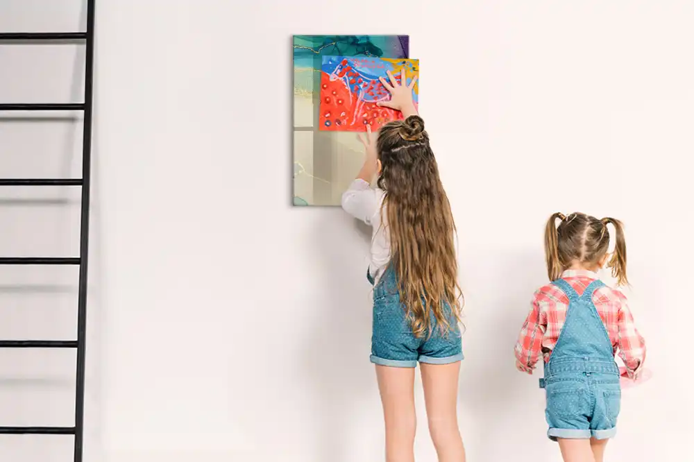 Mágneses tábla filctollal, többszínű kő mintával