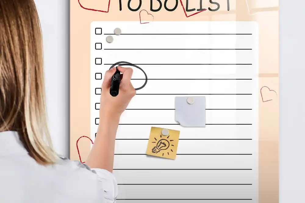 Mágneses prioritási lista filctollal
