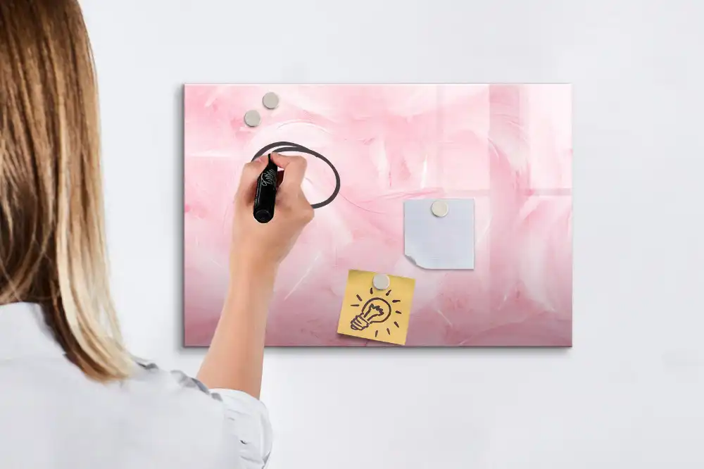 Mágneses törölhető tábla filctollkészlet absztrakt dizájnnal