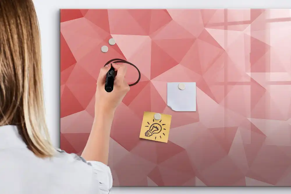 Mágneses, törölhető, háromszög alakú geometriai tábla
