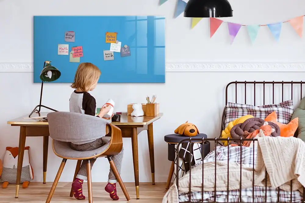 Kék színű mágneses írható tábla