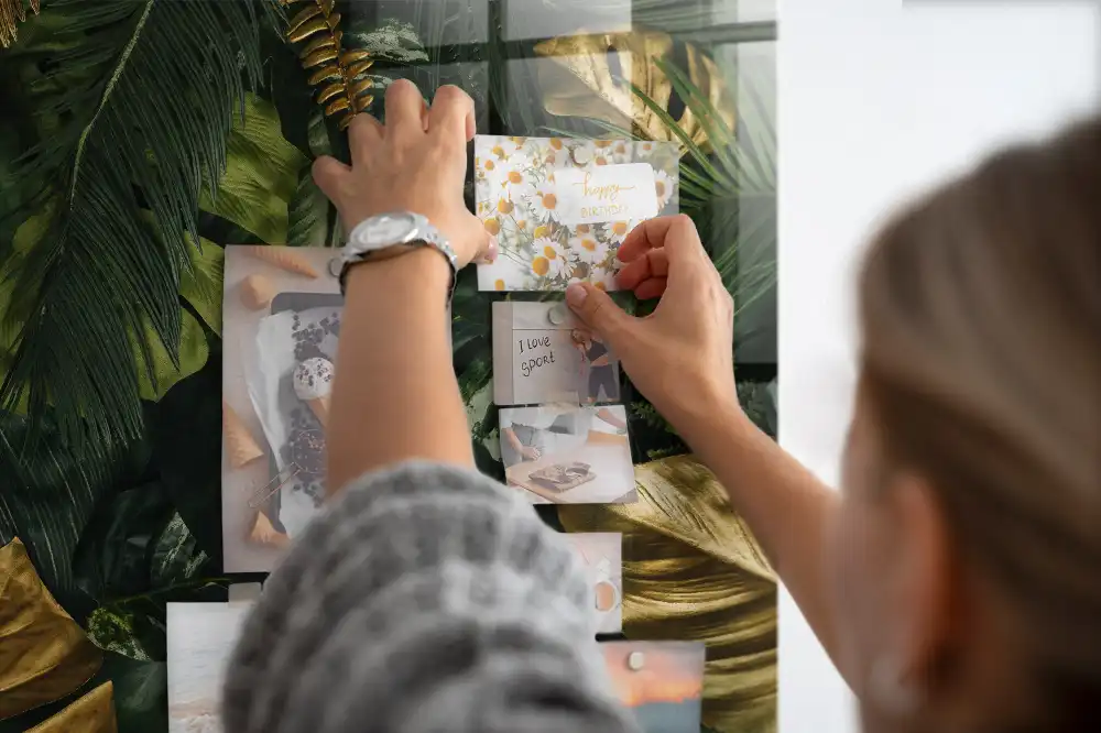 Trópusi leveles mintás mágneses fali tábla