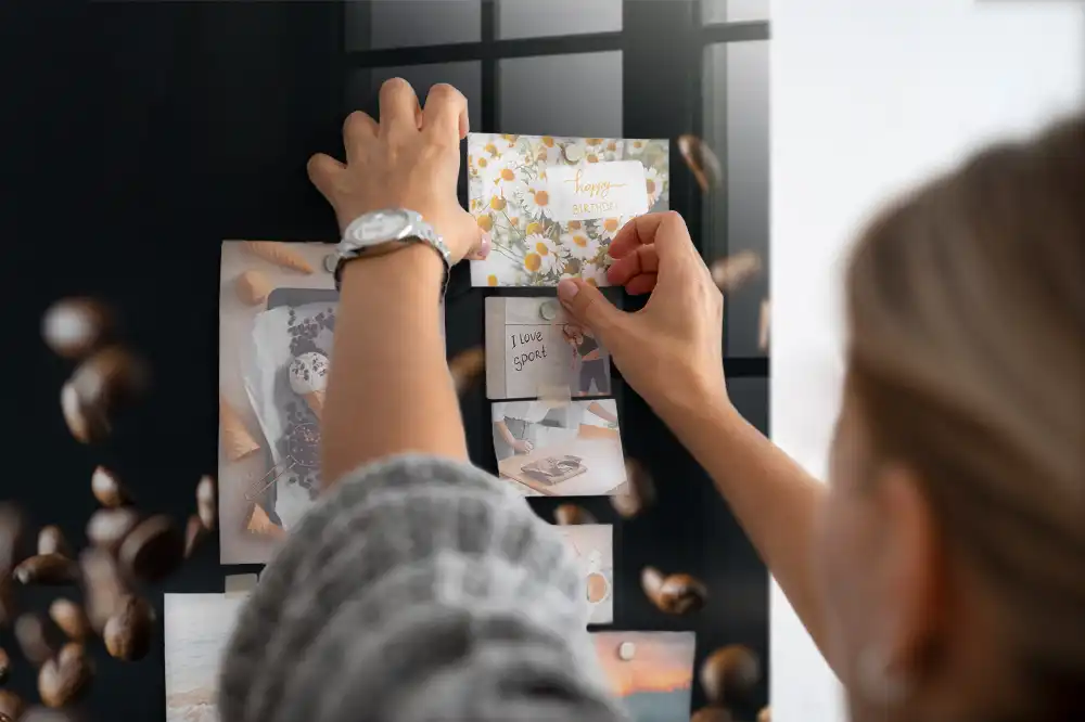 Mágneses jegyzettábla kávébab mintával