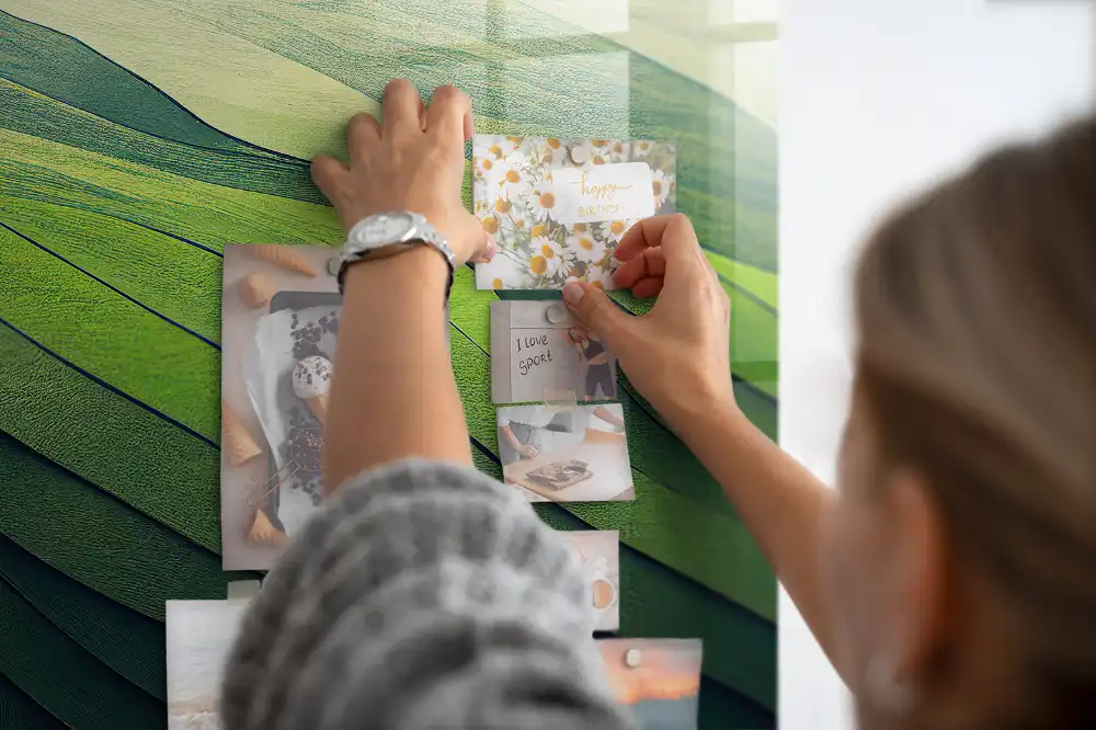 Absztrakt zöld mezők mintás mágneses tábla